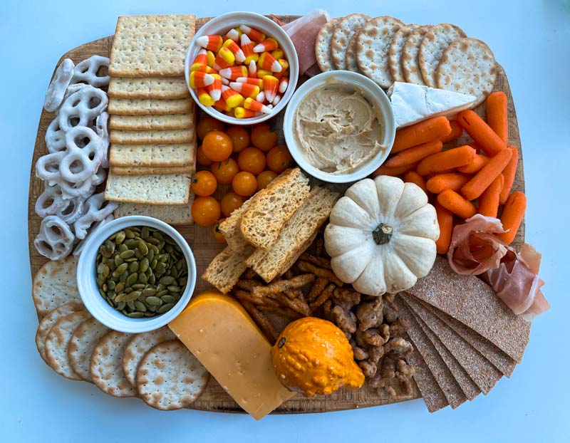 How to Make a Thanksgiving Charcuterie Board