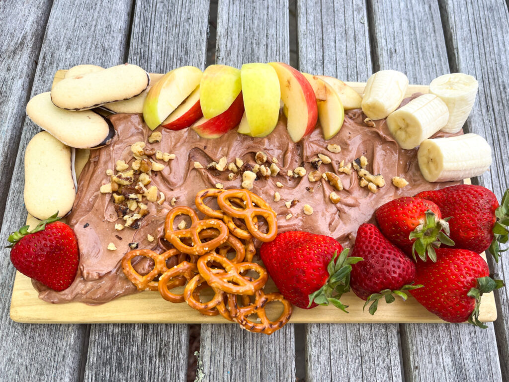 dessert charcuterie board ideas with chocolate
