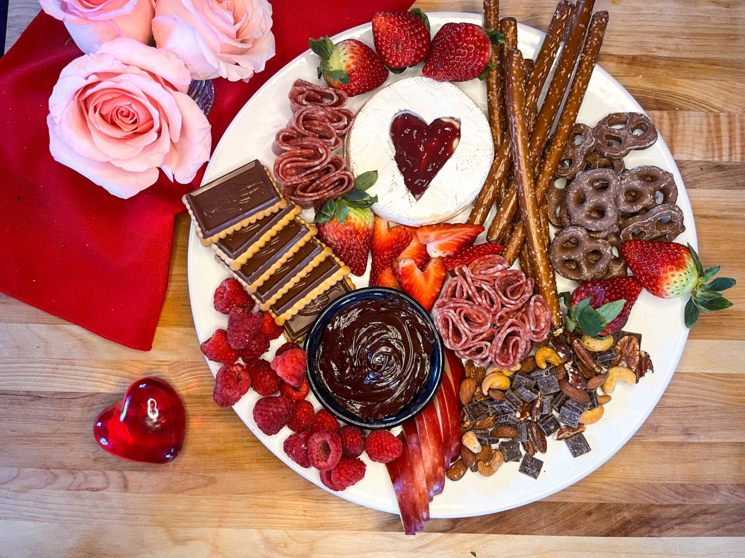 10 Charcuterie Board Ideas for Valentine's Day - Amazing Charcuterie Boards