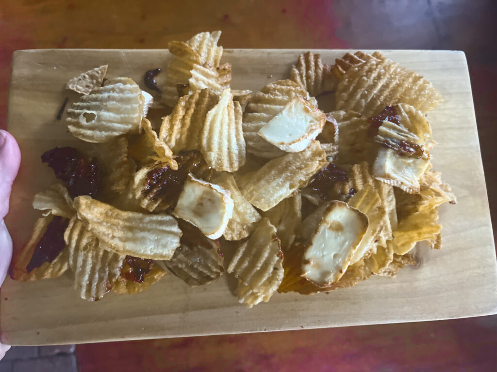How to Make Brie and Fig Charcuterie Chips